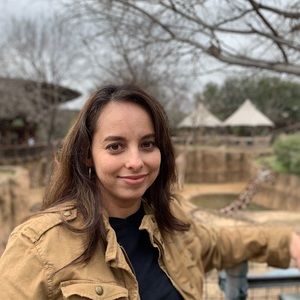 Meet your Posher, Corina